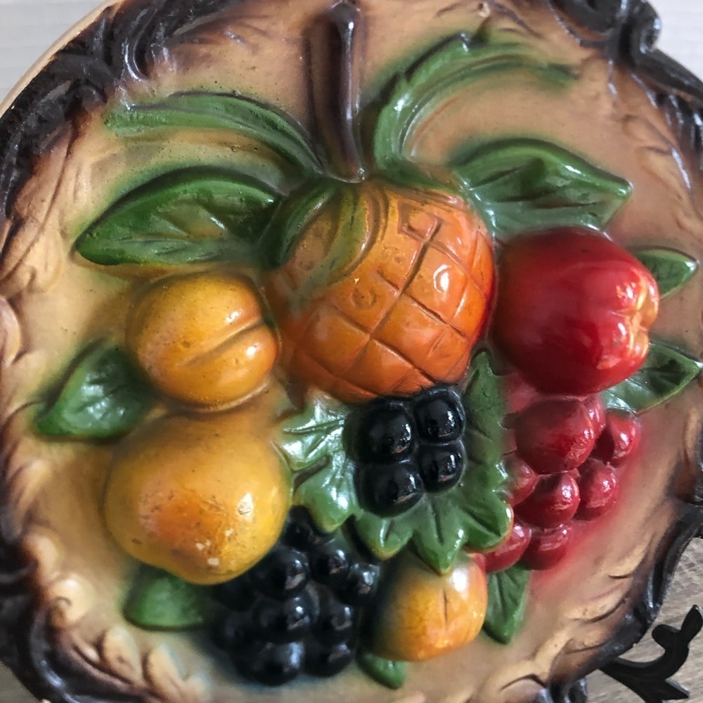 Vtg Colourful Fruit Chalkware Wall Plaque - Picture 2 of 15